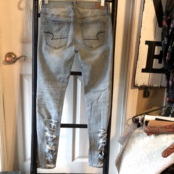 American Eagle Size 4 Regular Jegging - Distressed Light Wash - Super Stretch - Picture 1 of 8